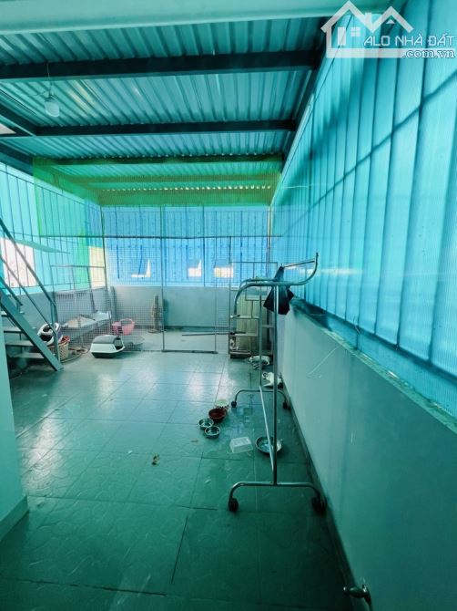 Nhà Tân phú  ngay lê trọng tấn  DT 4x17 , 4tần  xe hơi ngủ trong nhà