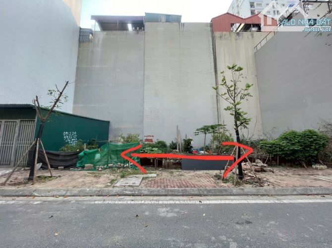 Bán đất tđc Thạch Bàn - Cổ Linh  51m2 mặt tiền 5m