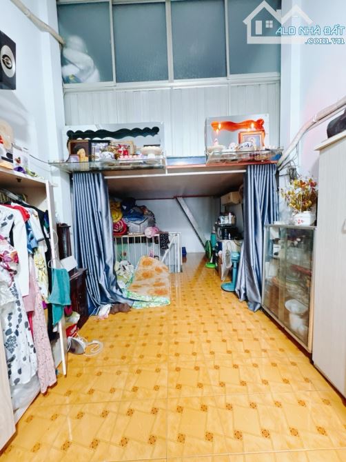 📣Bán nhà Mặt tiền đường số Q4 , chỉ 5.5 tỏi 💸