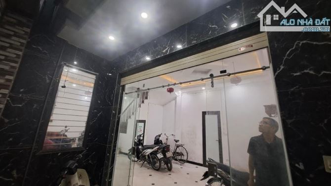 Duy nhất căn Định Công- 58m2-5 tầng- 7 phòng - dòng tiền tốt-ngõ nông-nhỉnh 6 tỷ