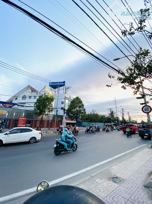 BÁN NHÀ MẶT TIỀN KINH DOANH - 4 TẦNG X 65M2 - ĐƯỜNG 10M - GẦN VÒNG XOAY PHÚ HỮU -CHỈ 7,7