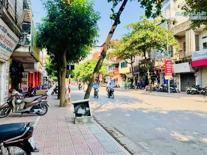 Bán Nhà 5 Tầng Dân Xây Phố Cổ Ngọc Lâm - 80m - 2 Thoáng - Thang Máy - Vị Trí Trung Tâm