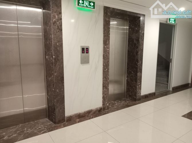 Bán toà nhà dòng tiền 10 tỷ/năm mặt phố Vũ Tông Phan DT 420m2 x 10 tầng MT 15m, Giá 200 tỷ