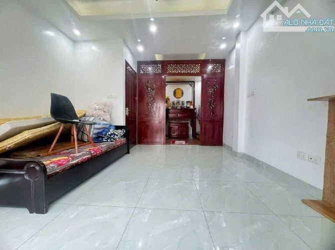 Bán căn thổ cư ô tô đỗ cổng, dân xây chắc chắn,1 nhà ra phố, cạnh bãi để ô tô