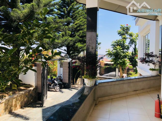 VILLA SÂN VƯỜN 434M2 NGANG 21M, 10P 11WC 2 MẶT TIỀN HẺM ÔTÔ TRIỆU VIỆT VƯƠNG P4 GIÁ 24 TỶ - 10