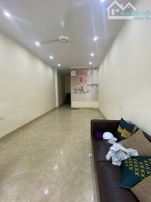 cho thuê nhà nguyên căn 50m² x 7 tầng, mặt tiền 4m, mặt phố Trần Tử Bình, trung tâm quận - 10