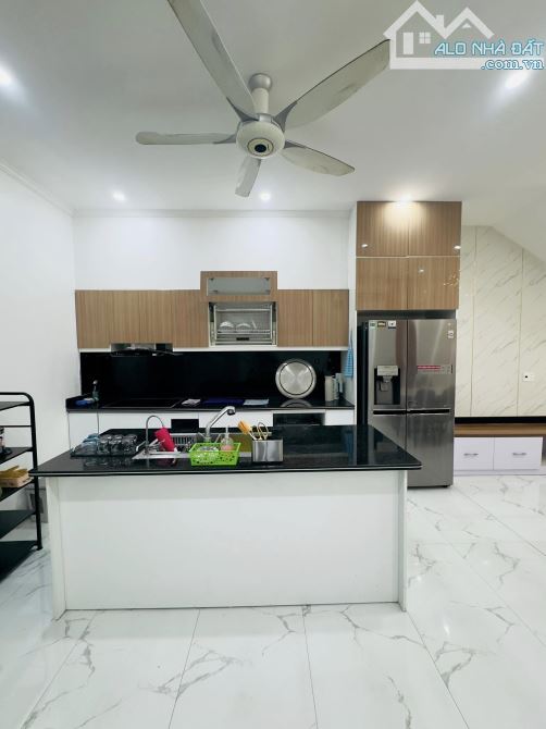 Nhà đẹp gốc dân khu TĐC Đằng Hải - Tuyến 3 Lê Hồng Phong. DT 81m2 x 4T. Hướng ĐN - 11
