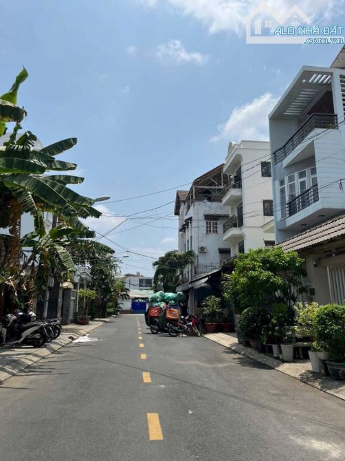 Bán nhà khu biệt thự Dương Quảng Hàm, P.6, GV: 6 x 22, giá 13,6tỷ - 3
