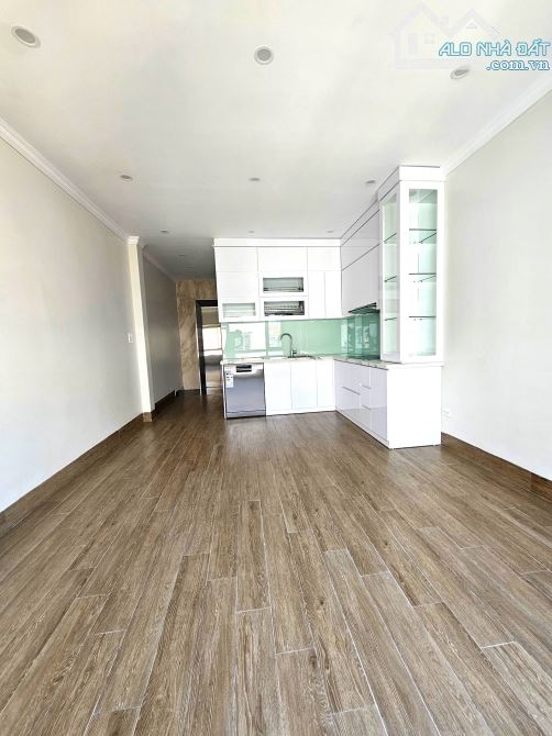 Nhà Mới Đường Nguyễn Văn Cừ 41m2, 6 Tầng Thang Máy, Ôtô Đỗ Cửa, Giá 11 Tỷ - 1