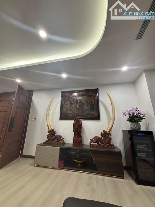 gấp bán nhà mặt phố ngay phố duy tân, lõi quận cầu giấy, ô tô tránh kd 666MxMT18m 205 tỉ - 1