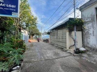 Bán nhà hẻm thông sân bay sang sân bay cũ Phú Quốc chuẩn bị đấu giá! - 1