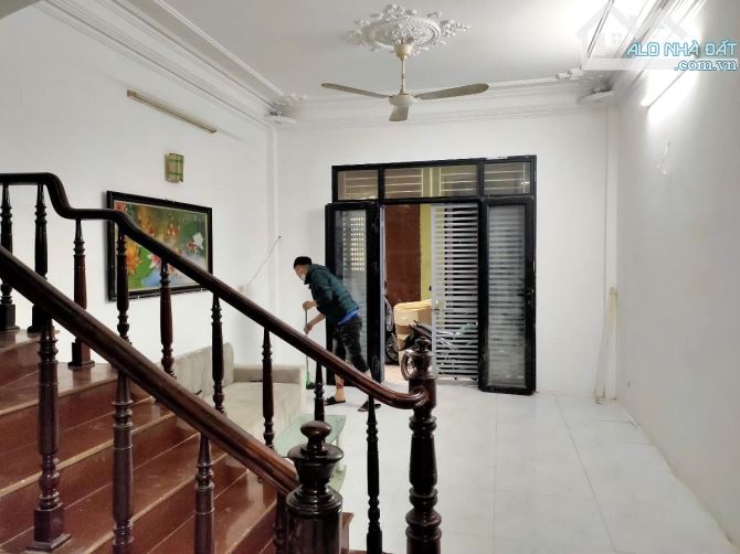6.8 tỷ Đống Đa - Diện tích to giá nhỏ! 5 tầng 38m2 - 6phòng ngủ - Ngõ rộng, thông thoáng - 1
