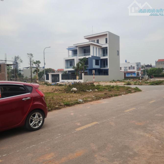 Bán đất Trung Tâm Thị Trấn Đồi Ngô, Lục Nam. 80m2- Mt 5m. Đường 15m. Giá 3,4 tỷ - 1