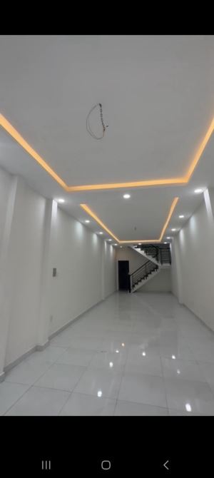 Mặt tiền Lê Quang Định P.1, 3 tầng 80m2,  giáp ranh bình thạnh, dòng tiền 32tr/th - 1
