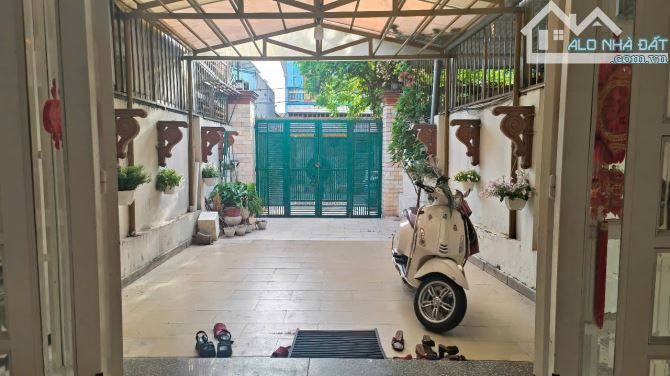 Nhà 3 lầu đường 8m Lê Thị Hoa ngay Chợ Khiết Tâm KCN Sóng Thần Thủ Đức 112m hơn 6 tỷ - 1