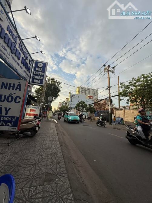 Bán nhà mặt tiền Âu Dương Lân,P.3,Q.8,dt: 5 x 22 nhà xây 3 lầu 18 Tỷ 5. - 1