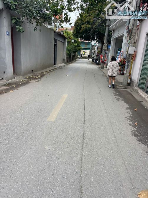 BÁN ĐẤT- BẮC CẦU - NGỌC THỤY - OTO - 5P TỚI CẦU LONG BIÊN - 50M2 - 4TY35 - 1