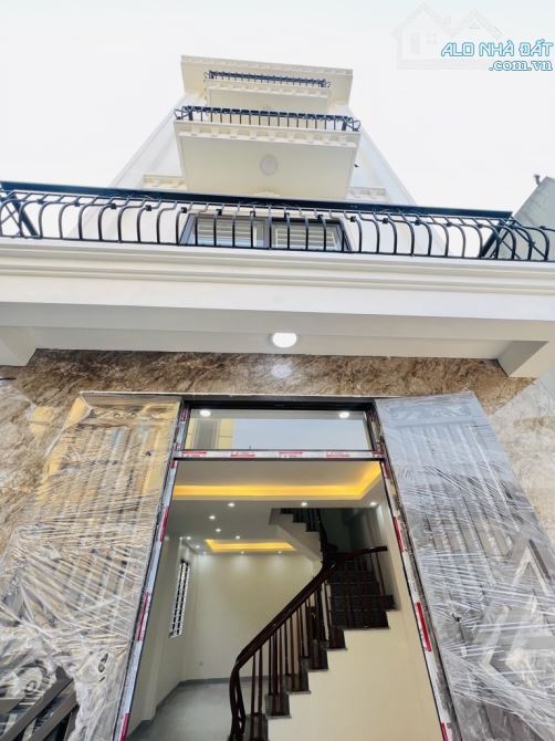 Thanh trì nhà 40m2, sổ đỏ chính chủ, 4 tầng mới xây, 2km tới bx nước ngầm - 1
