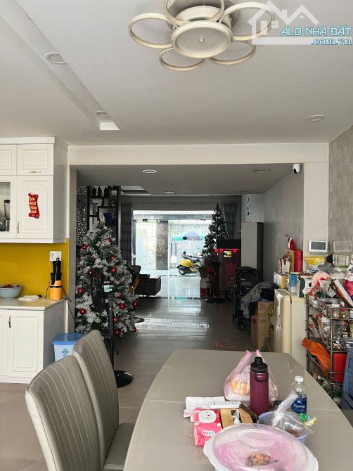 Nhà trệt, 2 lầu đường 25m Nguyễn Thị Sóc, 6x22m, giá 10.3 tỷ - 12