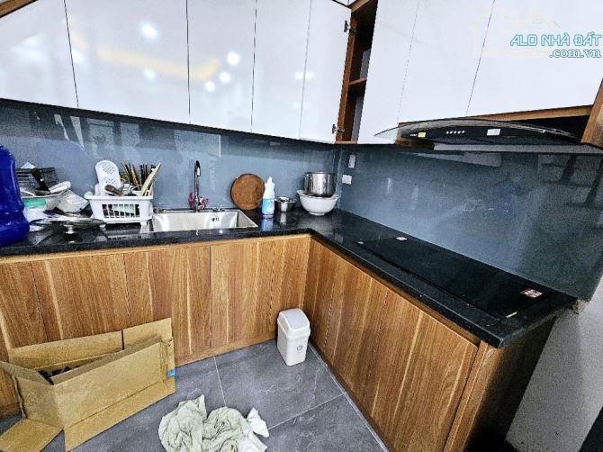 Đông Thiên - Hoàng Mai , 30/48m2 x 5 tầng , mặt tiền 4,7m - 2