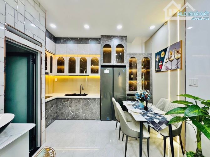 BÁN NHÀ ĐẸP - ĐỐI DIỆN COOPMART QUANG TRUNG - 4M x 9M - 2 TẦNG - CHỈ NHỈNH 4 TỶ - 2