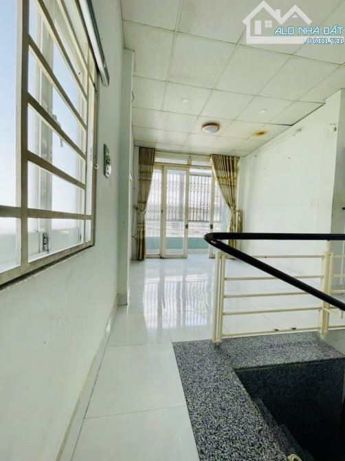 BÁN NHÀ HẺM XE HƠI - TRUNG TÂM GÒ VẤP - CĂN GÓC THOÁNG - ĐANG CHO THUÊ 7 TRIỆU/THÁNG - 2