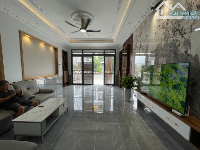 Nhà mặ tiền kinh doanh gần làng đại học Quốc gia, full nội thất, 1798 Dĩ An - 2