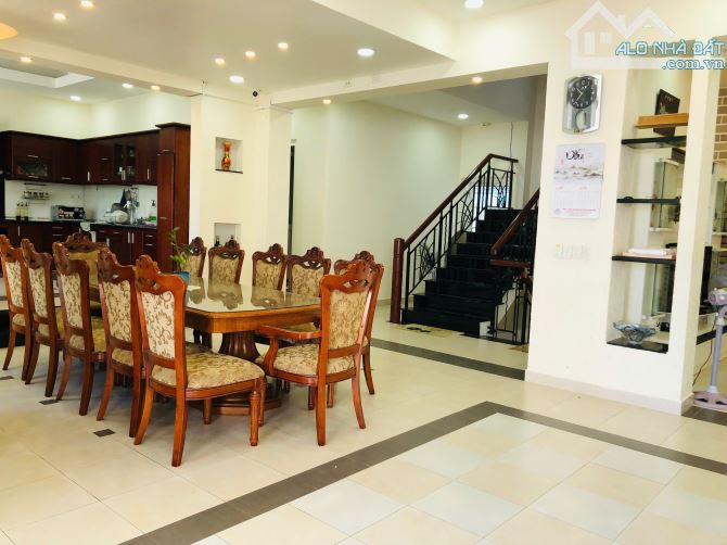 VILLA SÂN VƯỜN 434M2 NGANG 21M, 10P 11WC 2 MẶT TIỀN HẺM ÔTÔ TRIỆU VIỆT VƯƠNG P4 GIÁ 24 TỶ - 2