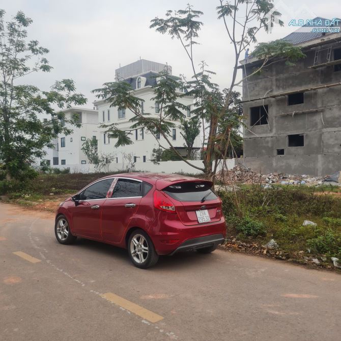 Bán đất Trung Tâm Thị Trấn Đồi Ngô, Lục Nam. 80m2- Mt 5m. Đường 15m. Giá 3,4 tỷ - 2