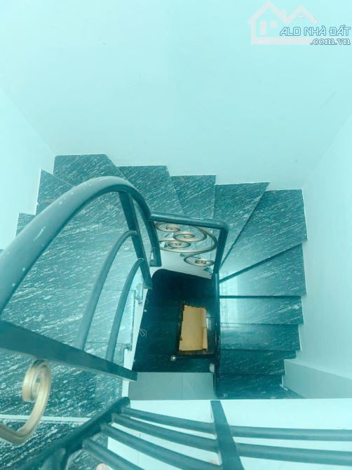 TIền ít Lợi Nhiều bán gấp nhà đang cho thuê 20tr/m cạnh Nguyễn Tri Phương Q.10 3t 90m2 5t3 - 2