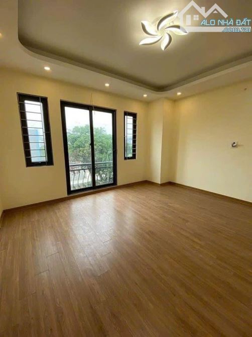 BÁN NHÀ PHỤNG CHÂU 4Tx47m2 GIÁ 3ty8, Ô TÔ ĐỖ CỬA, GẦN ĐẠI HỌC TD-TT - 2