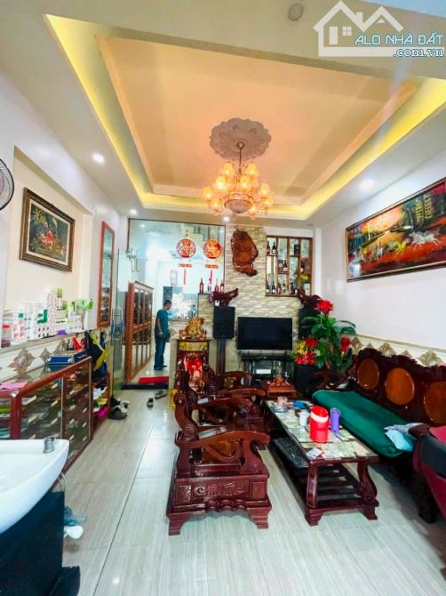 Siêu rẻ: Nhà 1 trệt 3 lầu Đường 182, TNPA, Q9 - Rất phù hợp làm CHDV cho thuê hoặc mua ở. - 2
