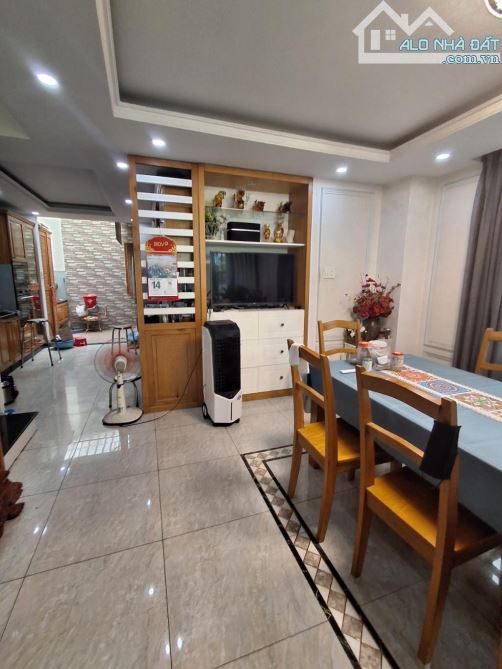 Đẳng Cấp Sống Thượng Lưu Với Biệt Thự VIP Góc 2 Mặt Tiền Tại Quận 7 - 2