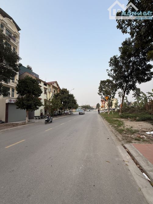 BÁN NHÀ 4 TẦNG MỚI TINH ĐƯỜNG NGUYỄN QUYỀN, KHẢ LỄ, TP BẮC NINH - 2