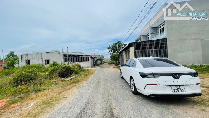 TRUNG TÂM THỊ TRẤN LONG ĐIỀN CÁCH TP BÀ RỊA 2Km 🍀GIÁ : 1TỶ3 - 2