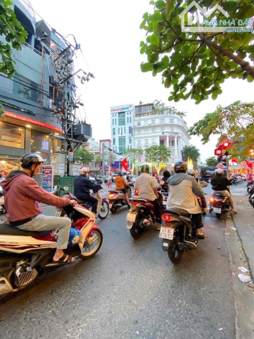 BÁN NHANH TRONG TUẦN- GIÁ CỰC TỐT- NHÀ 4 TẦNG MẶT TIỀN NGUYỄN HOÀNG- VỊ TRÍ VIP - 3