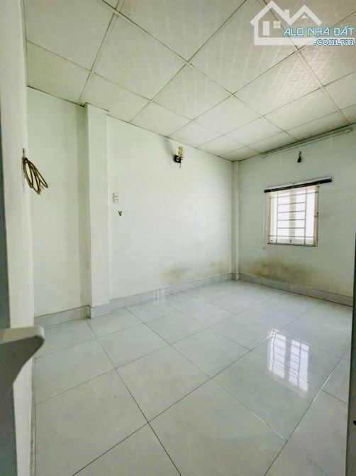 BÁN NHÀ HẺM XE HƠI - TRUNG TÂM GÒ VẤP - CĂN GÓC THOÁNG - ĐANG CHO THUÊ 7 TRIỆU/THÁNG - 3