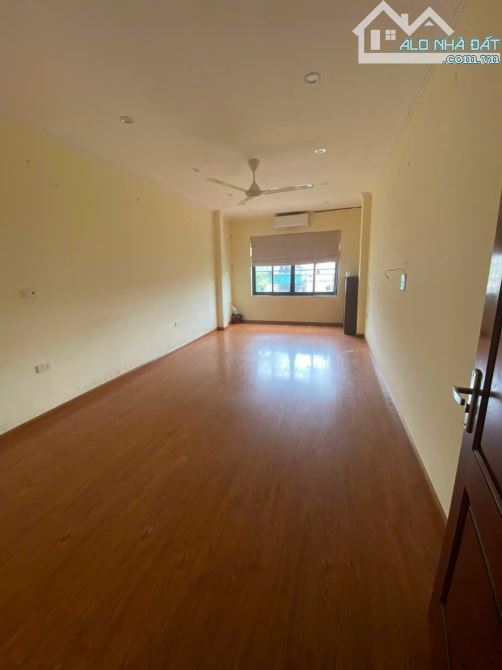 cho thuê nhà nguyên căn 50m² x 7 tầng, mặt tiền 4m, mặt phố Trần Tử Bình, trung tâm quận - 3