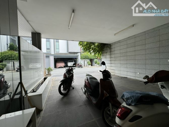 18tỷ2 thương lượng chính chủ , nhà hầm 3 lầu ngay nguyễn hoàng đường 12m sổ hoàn công - 3