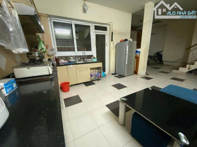 Cần bán gấp nhà phân lô phố Xuân Thủy 61m2, 4T, mt 9m, gần phố, kinh doanh - 3