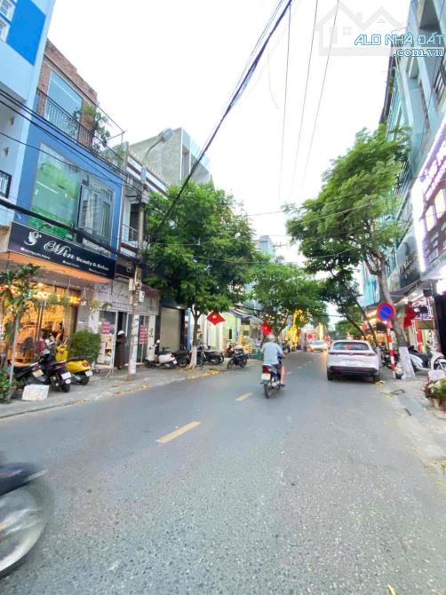 BÁN NHANH TRONG TUẦN- GIÁ CỰC TỐT- NHÀ 4 TẦNG MẶT TIỀN NGUYỄN HOÀNG- VỊ TRÍ VIP - 4