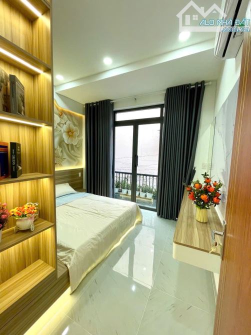 HẺM XE HƠI PHAN CHU TRINH - GẦN NGÃ 4 HÀNG XANH - CHỢ BÀ CHIỂU GIÁP QUẬN 1 - CHỈ 4.X - 4