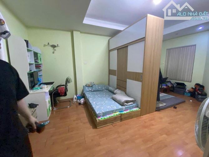Cần bán gấp nhà phân lô phố Xuân Thủy 61m2, 4T, mt 9m, gần phố, kinh doanh - 4