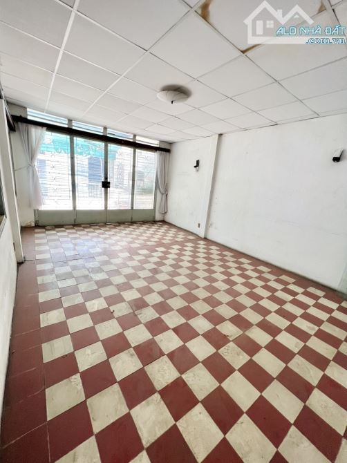 Biệt thự Tôn Thất Tùng P.PNL Q1 -130m2 ngang 6.7m 3 tầng giá 52 tỷ - 4