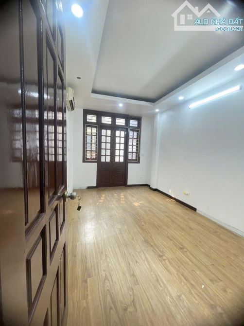 BÁN NHÀ TRÍCH SÀI NGUYỄN ĐÌNH THI TÂY HỒ - 33M 4T MT 3.3M - 5M RA HỒ TÂY OTO ĐỖ CỬA LÔ GÓC - 4