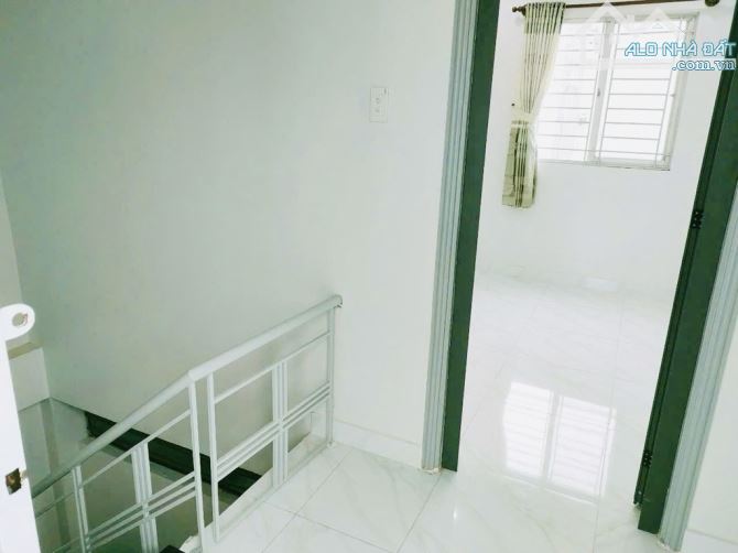 Bán nhà 3 tầng, sân thượng, 4x8,tng đẹp hẻm ôtô, Phạm Văn Chiêu, Gò Vấp, SHR, chỉ hơn 4 tỷ - 5
