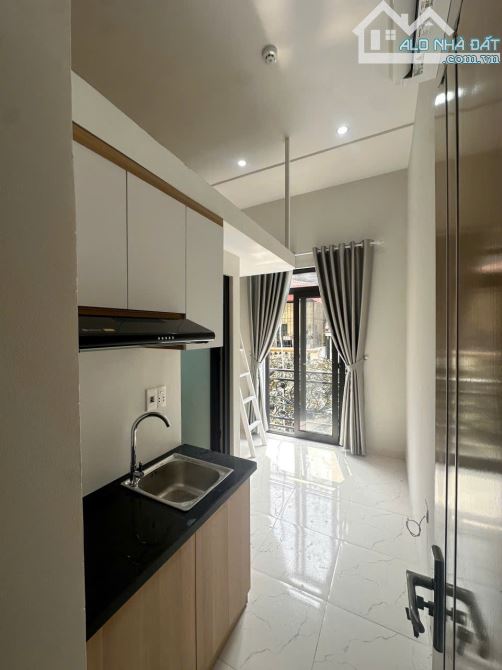 Cho Thuê CCMN 43 Trung Kính Cầu Giấy 25m2 Studio Gác Xép Thang Máy Ban Công Cửa Sổ Gần Chợ - 5
