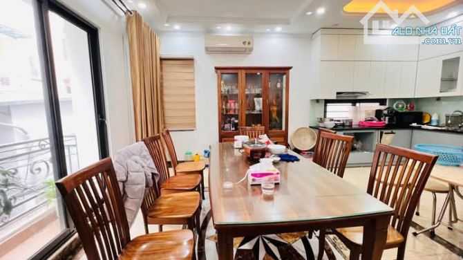 Vip! Bán nhà Nguyễn Văn Huyên, 2 ô tô tránh, KD, Thang Máy, Phân Lô Gara 7 chỗ, 50m2 7T - 5
