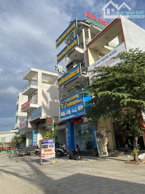 BÁN NHÀ MẶT TIỀN KINH DOANH - 4 TẦNG X 65M2 - ĐƯỜNG 10M - GẦN VÒNG XOAY PHÚ HỮU -CHỈ 7,7 - 5