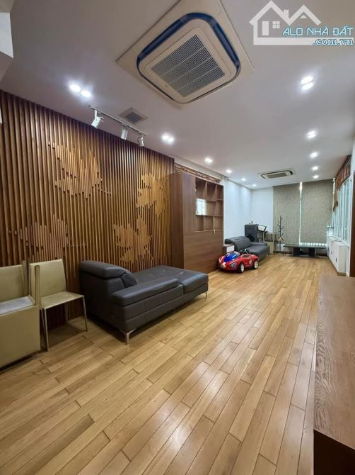 Bán nhà mặt tiền Âu Dương Lân,P.3,Q.8,dt: 5 x 22 nhà xây 3 lầu 18 Tỷ 5. - 5